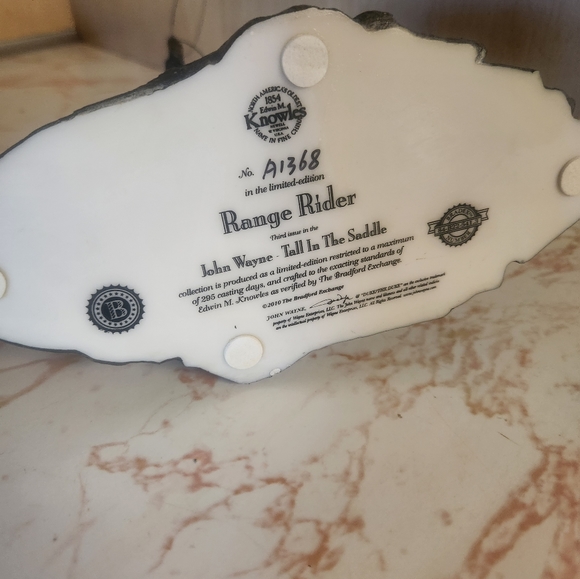 Bradford Exchange Range Rider John Wayne Bronze Looking Statue Read Description - Picture 5 of 8